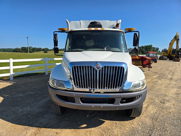 2008-international-durastar-4300-image-11