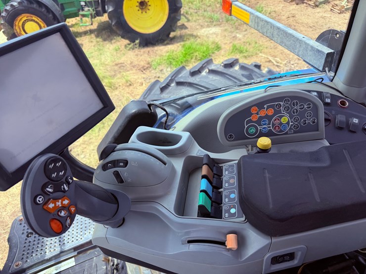 2015-new-holland-t8.350-image-64