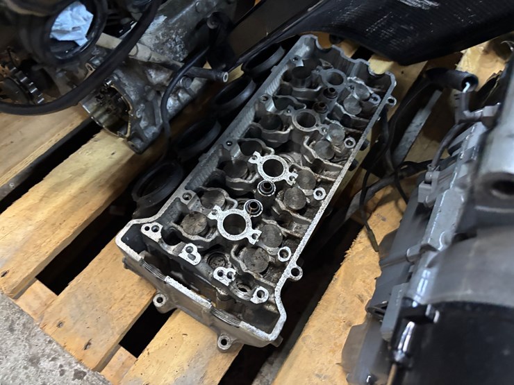 #408-•-2-pallets-of-motorcycle-engines-and-engine-parts-image-7