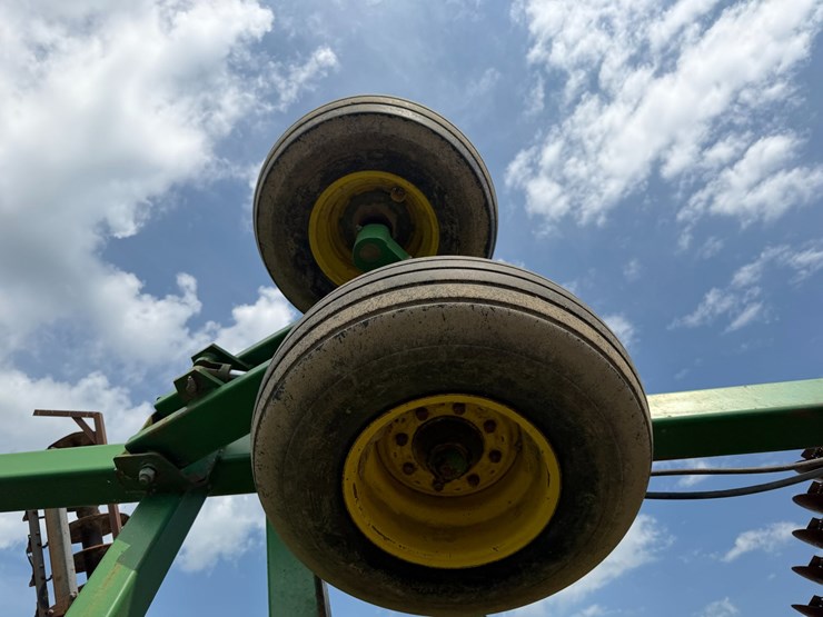 john-deere-37-image-15