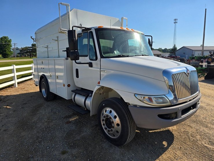 2011-international-durastar-4300-image-13