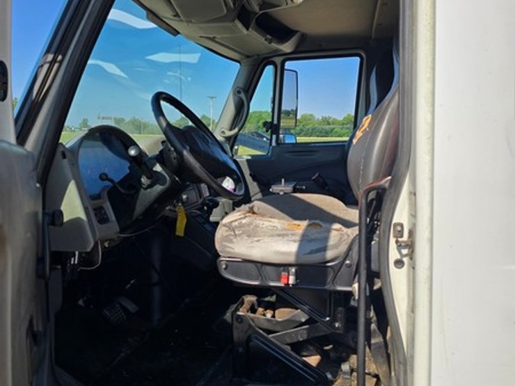 2008-international-durastar-4300-image-23