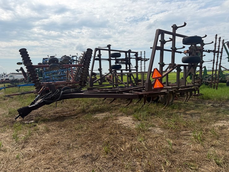 #51911-•-30'-chisel-plow-inv#51911-image-1