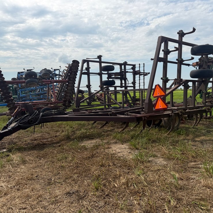 #51911 • 30' Chisel Plow INV#51911