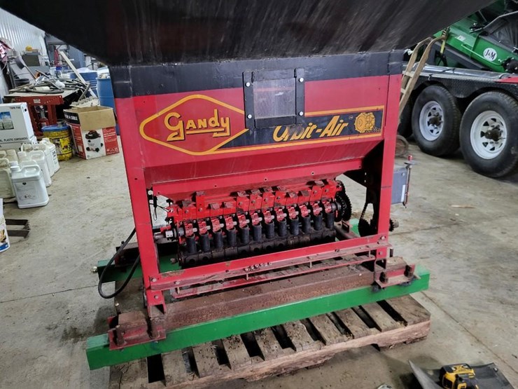 gandy-6290-68-orbital-air-seeder-image-8