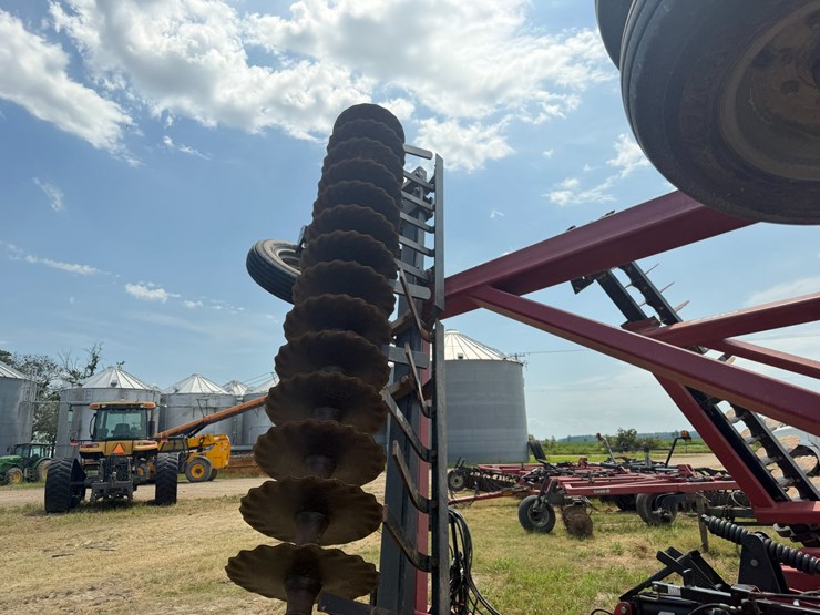case-ih-330-image-31