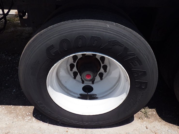 2021-great-dane-plate-van-image-21