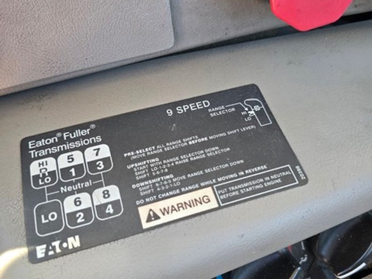2003-mack-ch612-image-31