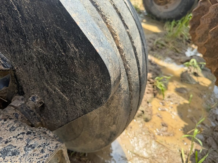 case-ih-330-image-8
