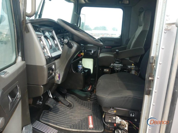 2012-kenworth-t800-image-19