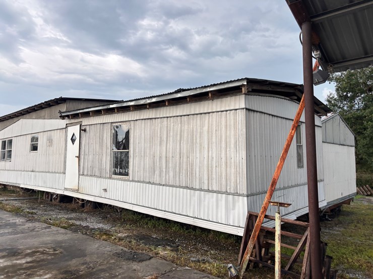 #305-•-mobile-home-image-12