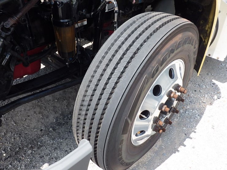 2021-peterbilt-579-image-22