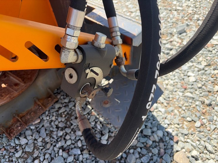 #6543-•-tmg-industrial-tmg-mss10-skid-steer-spreader-attachment-image-5