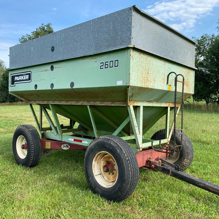 Parker 2600 Gravity Wagon