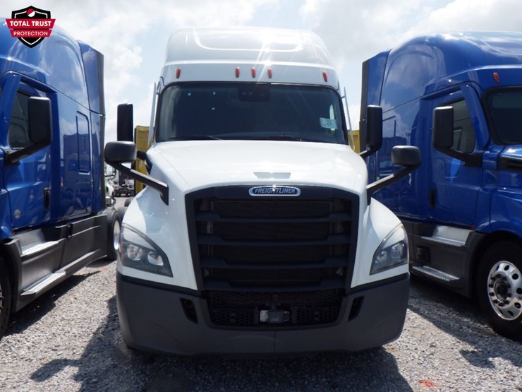 2022-freightliner-cascadia-126-image-2