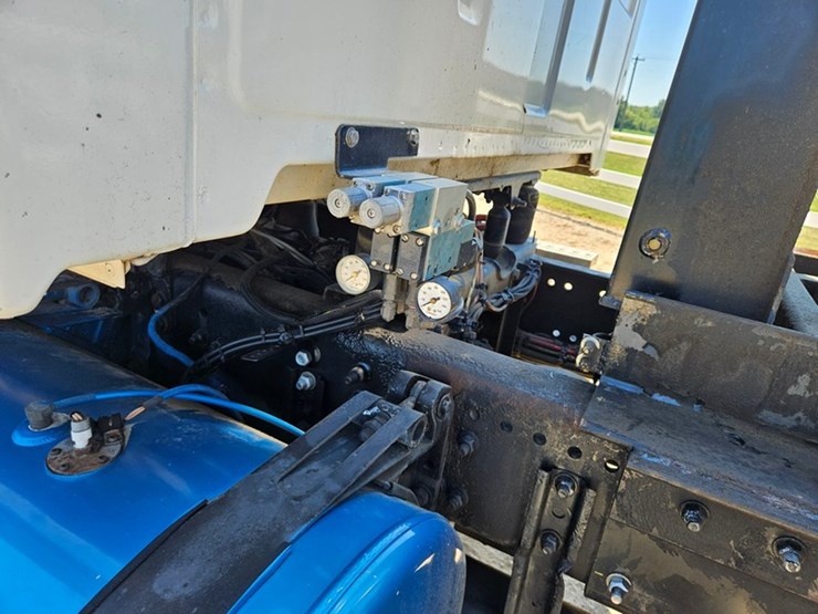 2006-caterpillar-c13-image-29