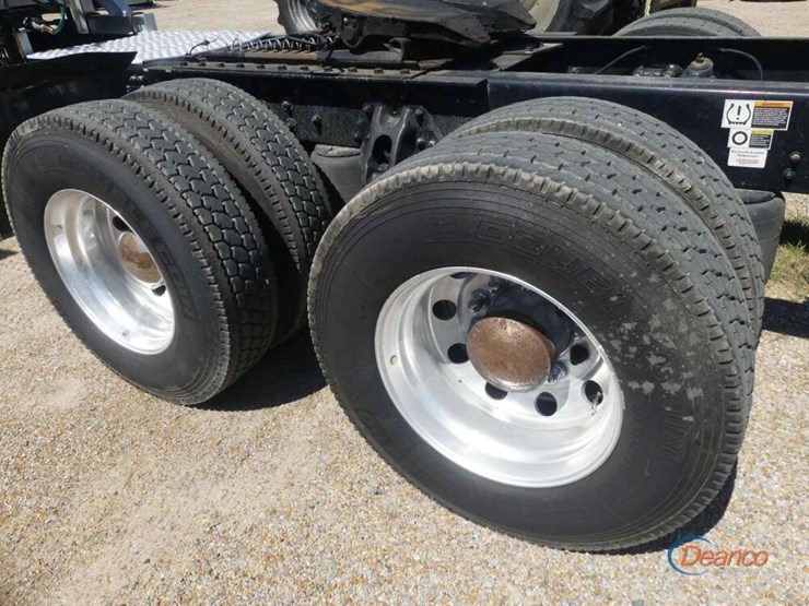 2022-kenworth-t680-image-4