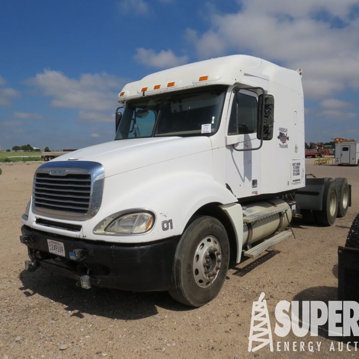 2003 FREIGHTLINER Columbia T/A Truck Tractor w/Sleeper