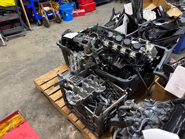 #408-•-2-pallets-of-motorcycle-engines-and-engine-parts-image-25
