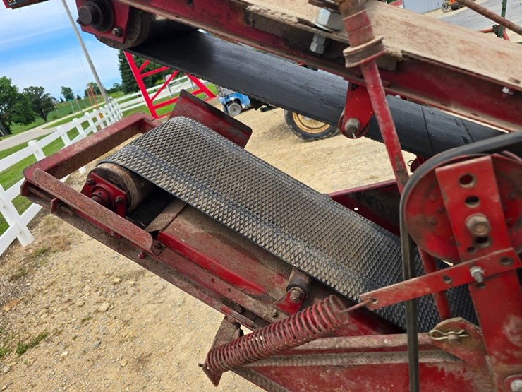 new-holland-315-image-19