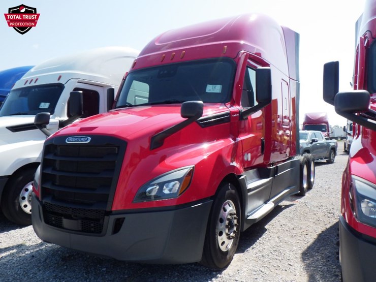 2022-freightliner-cascadia-126-image-1