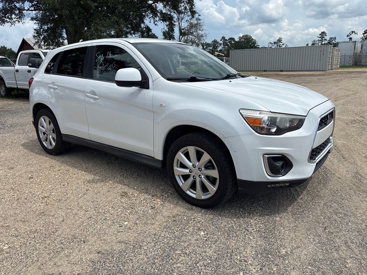 2014-mitsubishi-outlander-image-2
