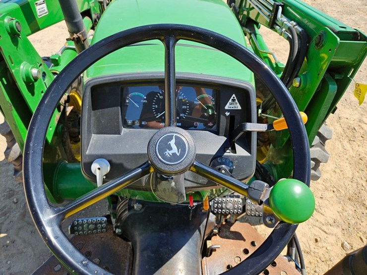 john-deere-5205-image-36