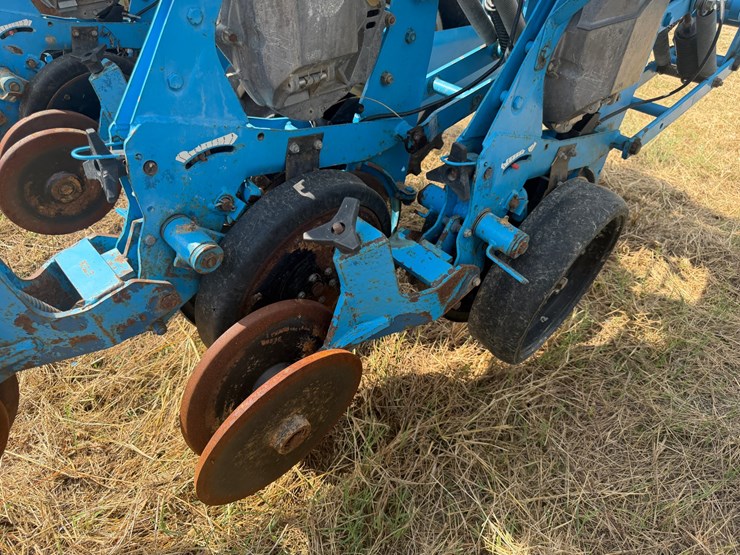 #51909-•-monosem-12-twin-row-38"-center-planter-05a116-inv#51909-image-100
