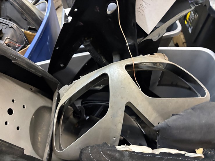 #407-•-yamaha-r6-parts-image-10