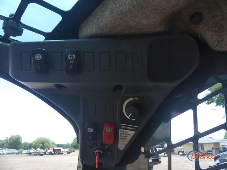 deere-328d-image-12