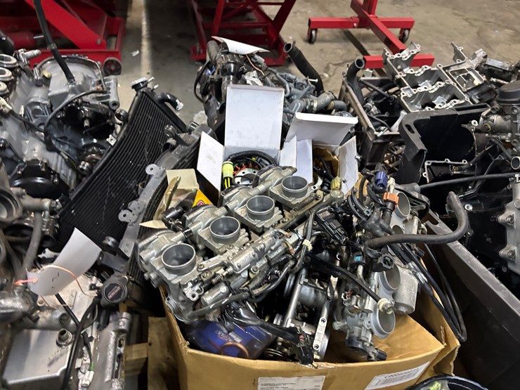 #408-•-2-pallets-of-motorcycle-engines-and-engine-parts-image-17