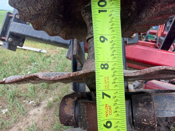 case-ih-330-image-61