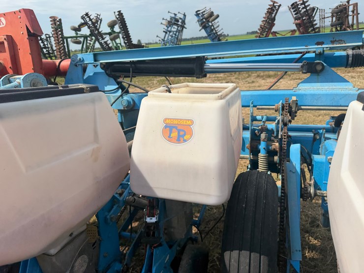 #51909-•-monosem-12-twin-row-38"-center-planter-05a116-inv#51909-image-51