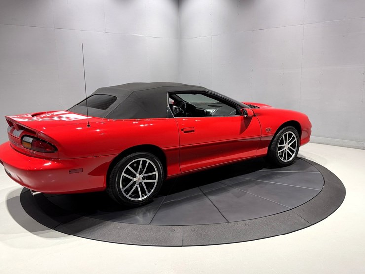 #1517-•-2002-chevrolet-camaro-ss-image-9