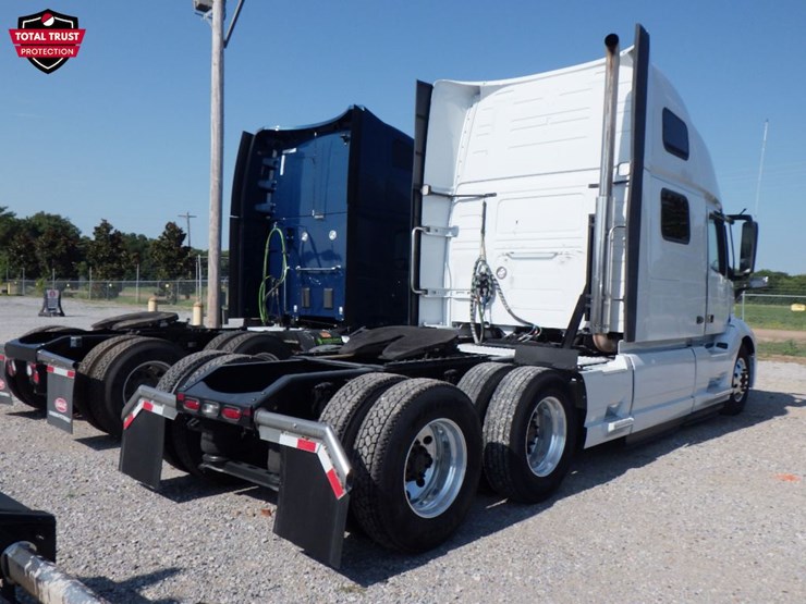 2024-volvo-vnl860-image-7