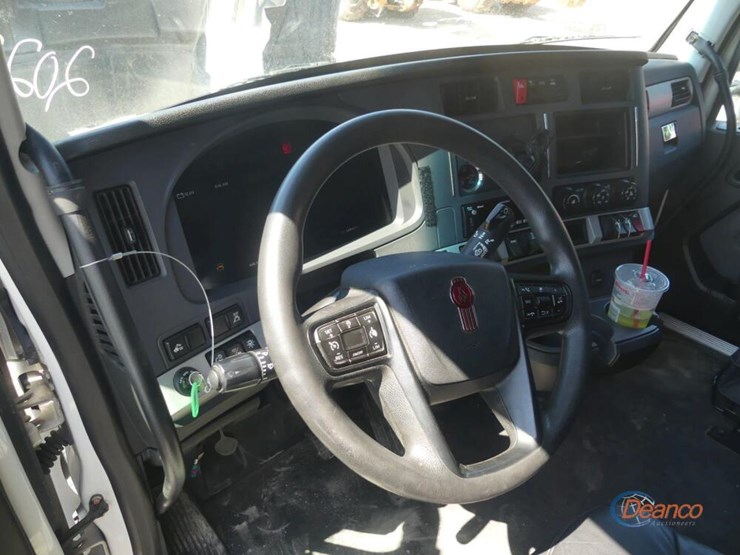 2022-kenworth-t680-image-15