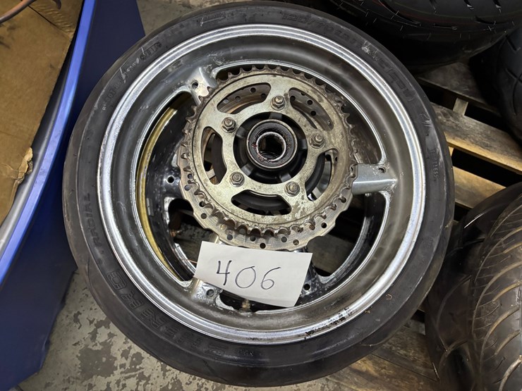 #406-•-lot-of-motorcycle-wheels-image-4