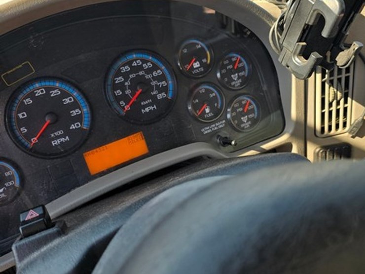 2011-international-durastar-4300-image-32