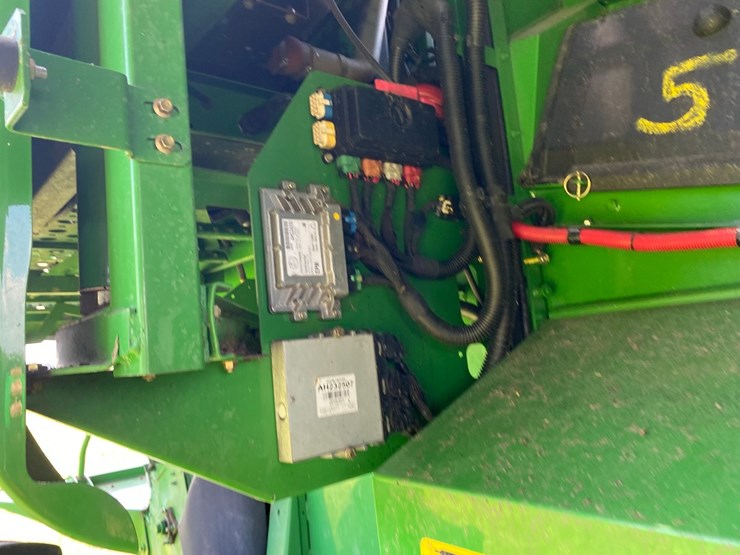 john-deere-9670-combine-4x4-image-29