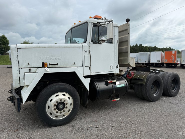 #47-•-1984-am-general-tandem-axle-road-tractor-image-1