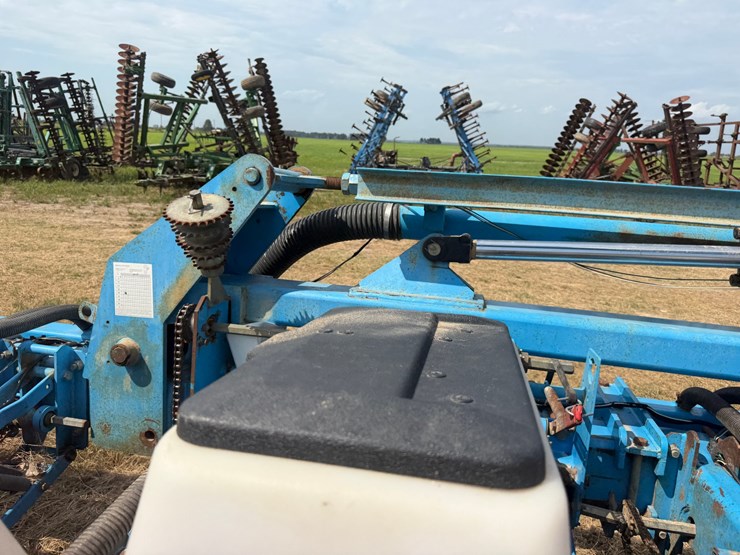 #51909-•-monosem-12-twin-row-38"-center-planter-05a116-inv#51909-image-81