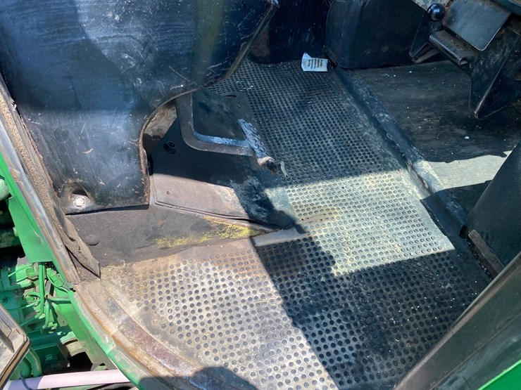 john-deere-8430-image-44