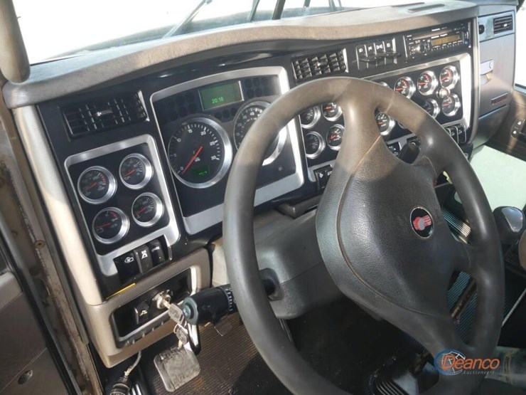 2012-kenworth-t800-image-15
