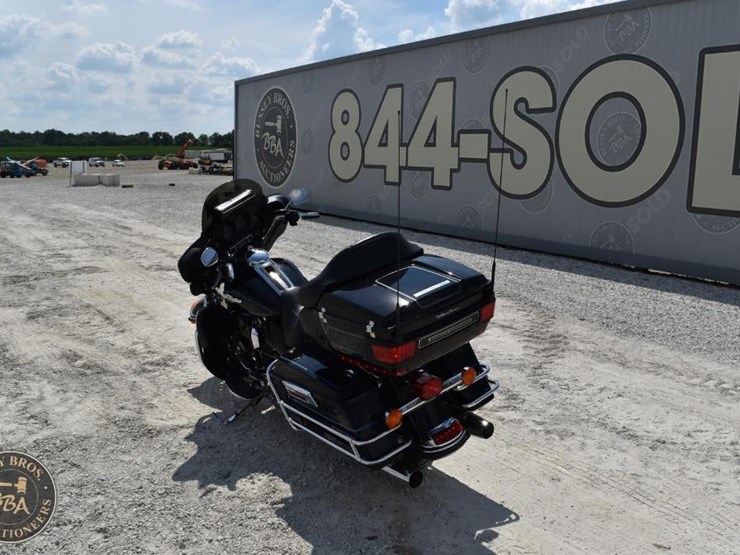 2011-harley-davidson-electra-glide-ultra-classic-46336-image-3