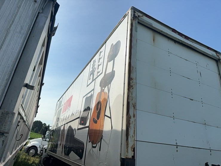 2004-international-4300-dt466-box-truck-image-6