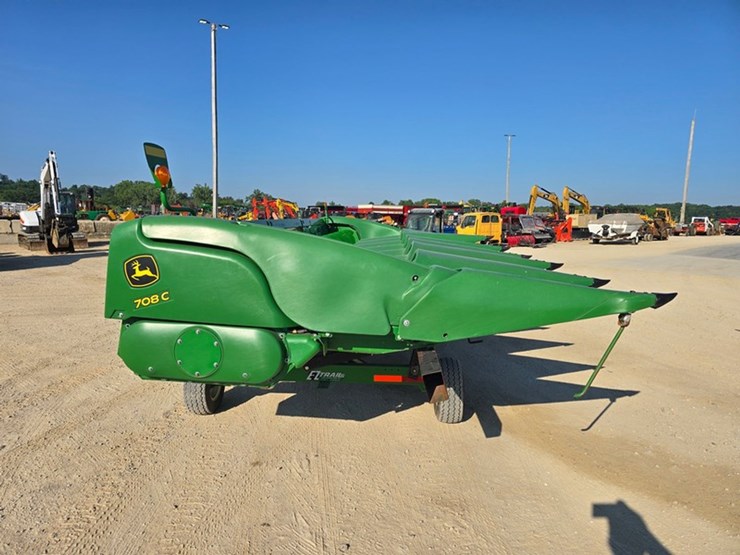 john-deere-708c-image-11