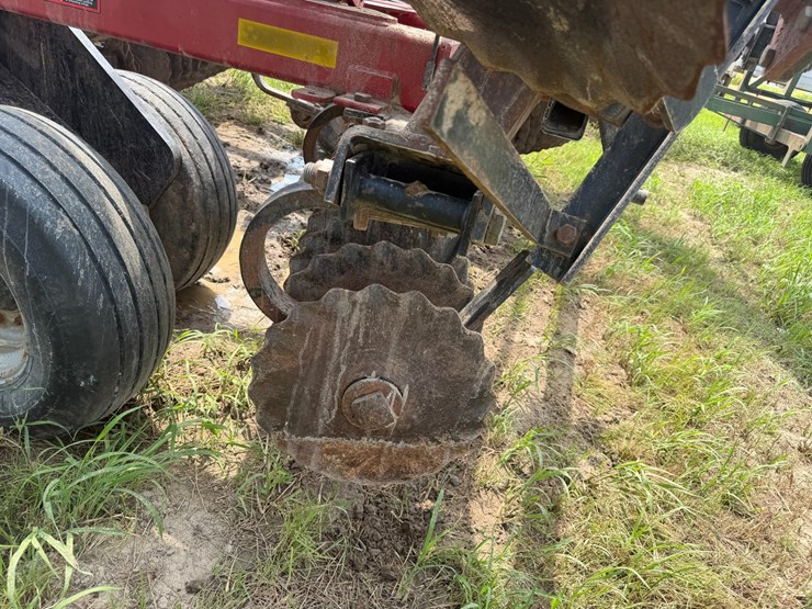 case-ih-330-image-27