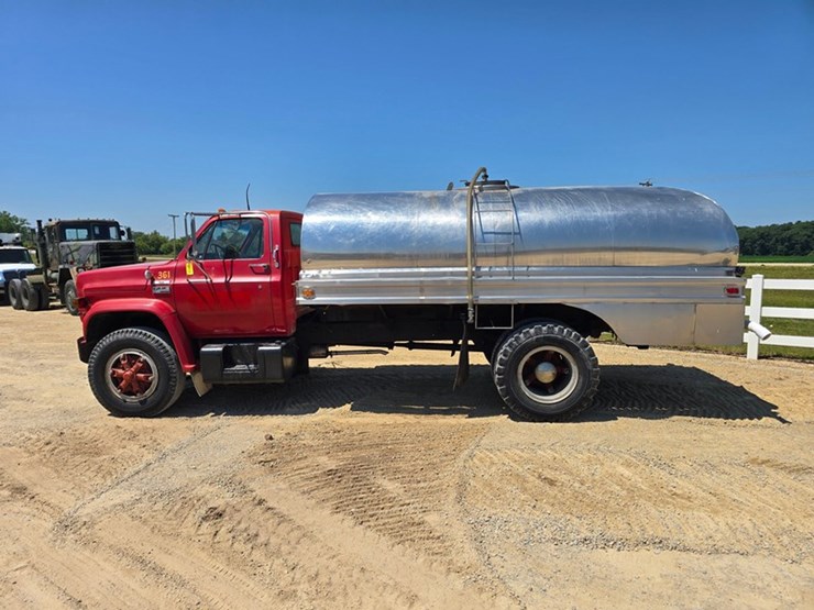 gmc-sierra-6500-image-2