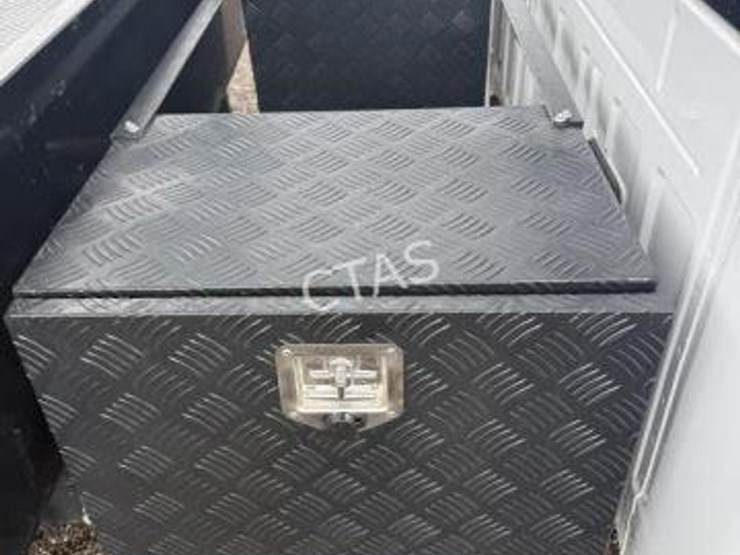 2016-ford-f350-xl-image-11