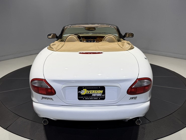 #1516-•-1997-jaguar-xk8-convertible-image-34